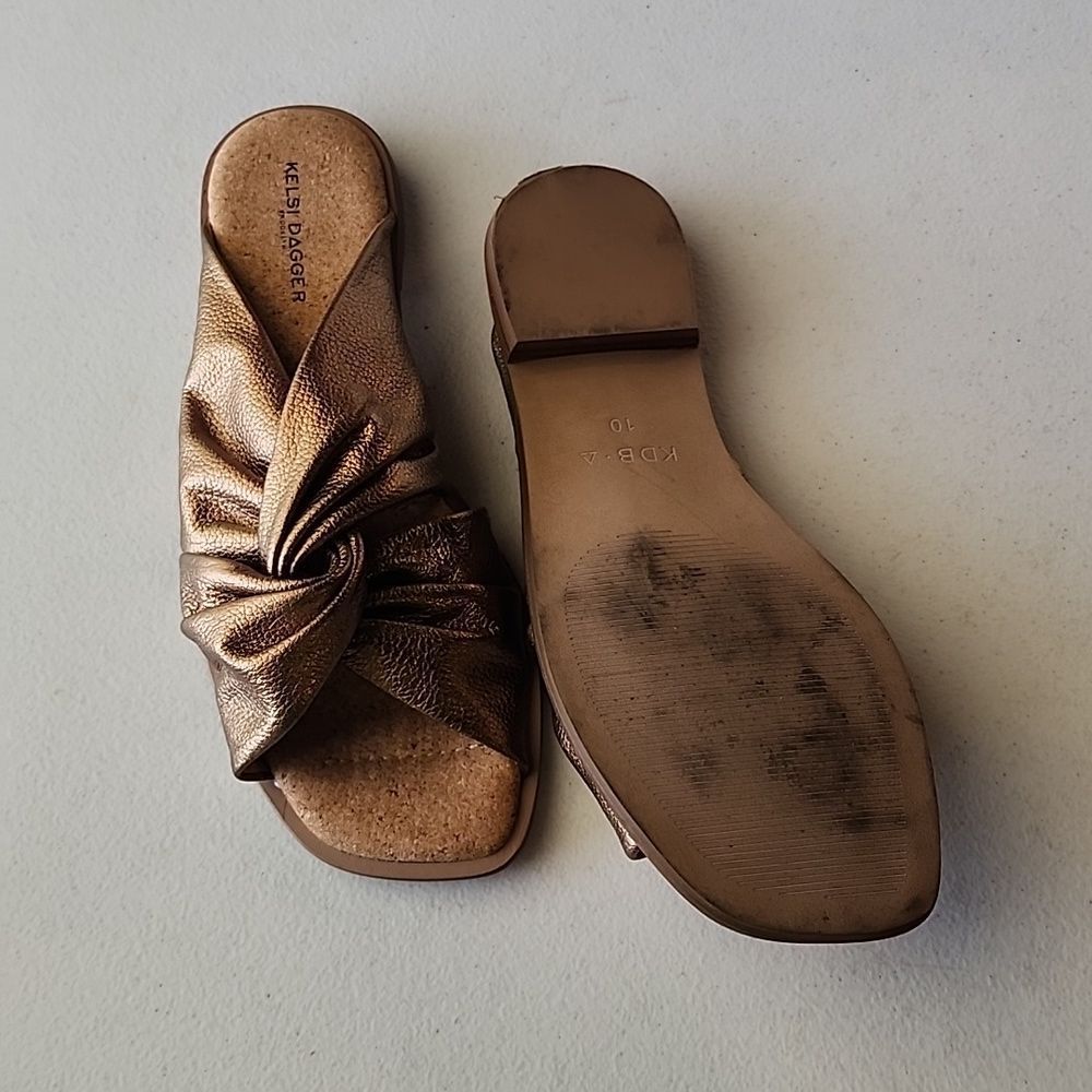 Nearly New Kelsi Dagger Soft Bronze Twist Slides, Size 10 - Picture 3 of 4